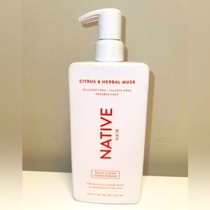 Native Hair Citrus & Herbal Musk Daily Clean Conditioner -New
